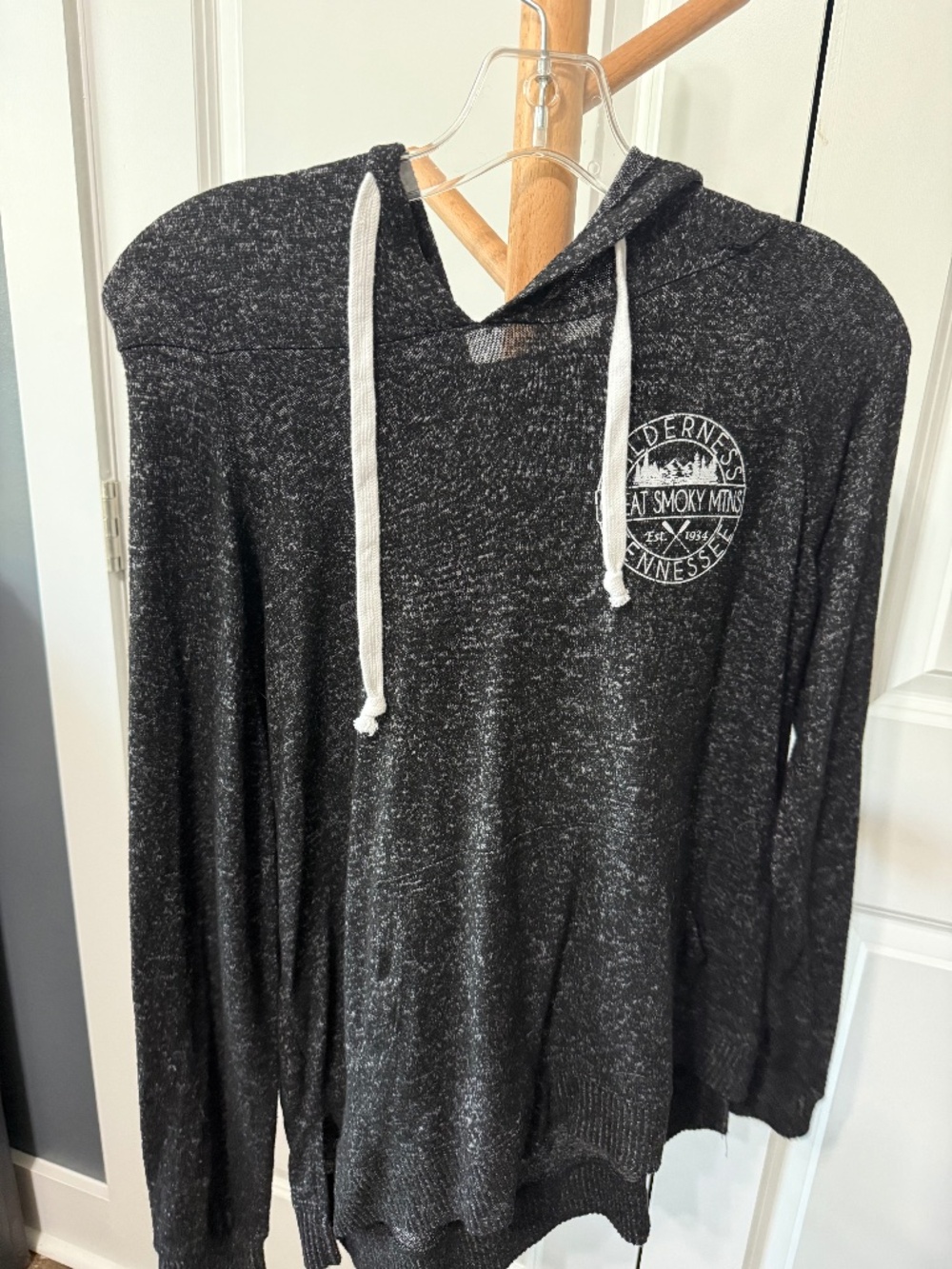 LE Liquid Energy Great Smoky Mountains Tennessee Lightweight Hoodie NWOT Small